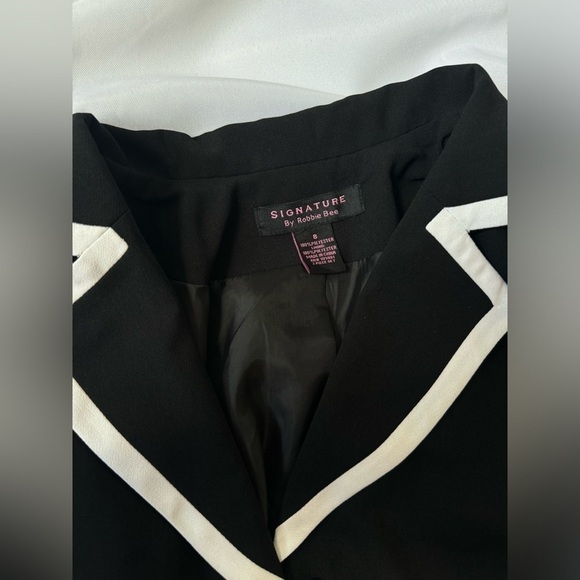 Woman’s Black & White Signature Suit Size 8 - Picture 4 of 5